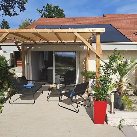 Adorelys Bien - Et Massage Bed and breakfast 3*
